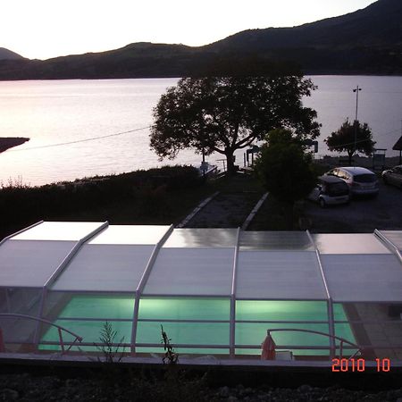 Hotel Les Flots Bleus Savines Bagian luar foto