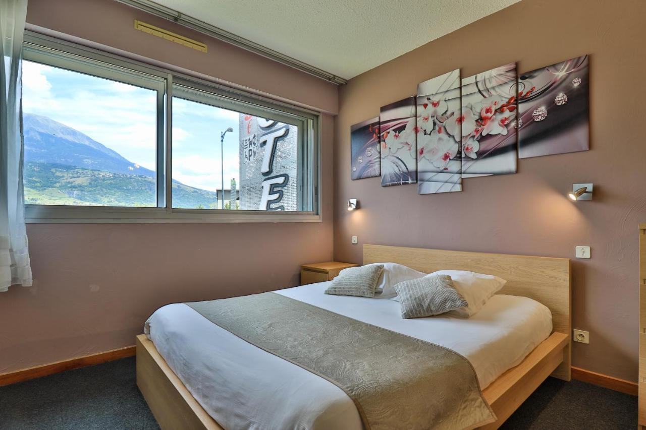 Hotel Les Flots Bleus Savines Bagian luar foto