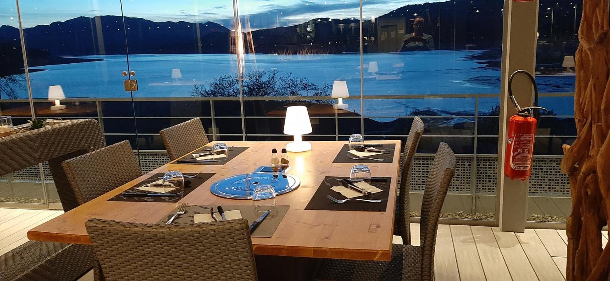 Hotel Les Flots Bleus Savines Bagian luar foto