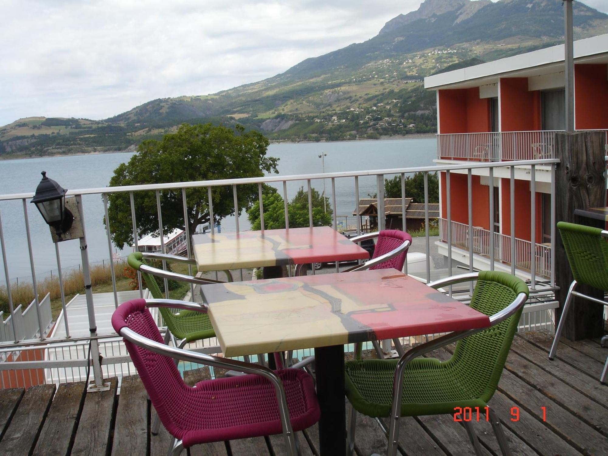 Hotel Les Flots Bleus Savines Bagian luar foto